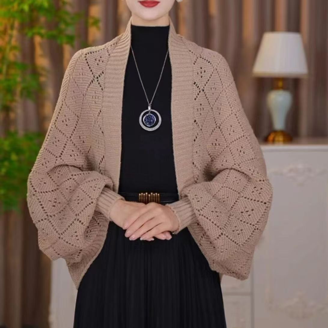 💃2025 Neue Mode🔥Ausgehöhlter Strick-Schal-Mantel✨Kaufen Sie im Voraus und profitieren Sie von einem Rabatt von 60 %