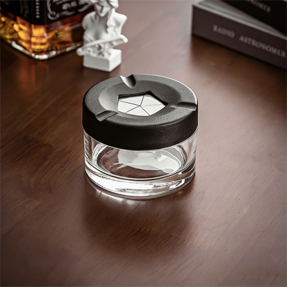 ✨✨360° Drehverschluss-Aschenbecher aus Edelstahl - Jetzt im Verkauf🚬🚬 Geruchsdicht & Mit Zigarettenhalter für Auto & Zuhause