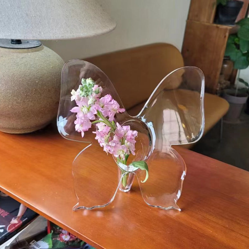 Transparente Schmetterling inspirierte dekorative Vase