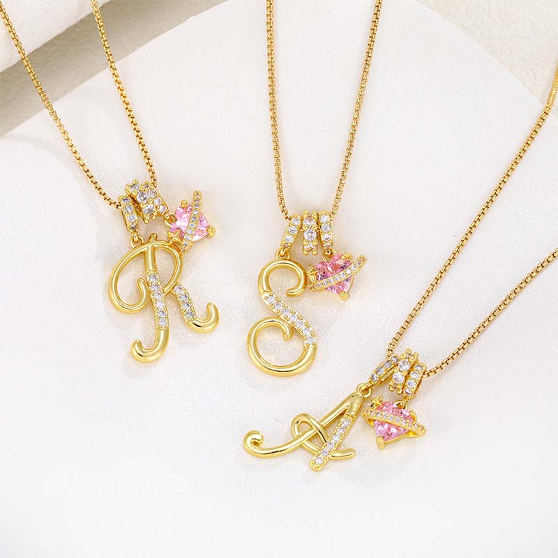 💖 Halskette mit Anfangsbuchstaben und rosa Herzanhänger
